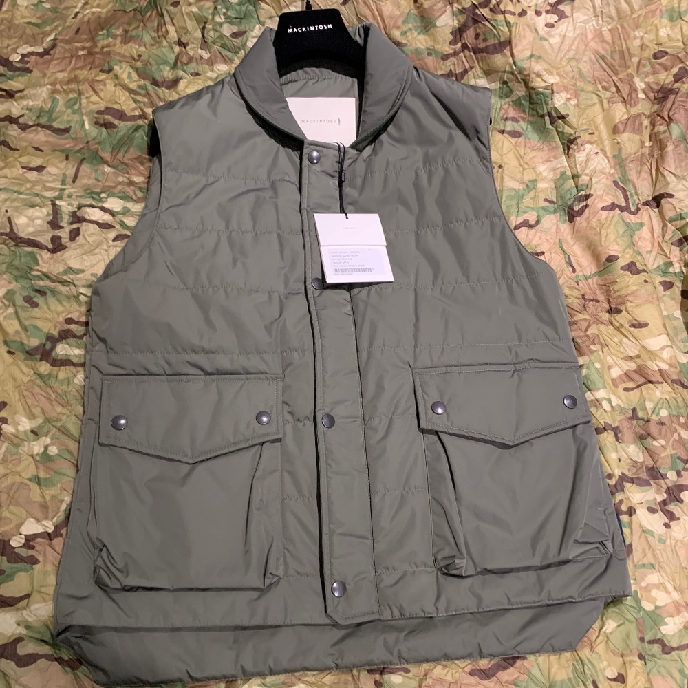 BNWT Mackintosh Henting Vest, Size M